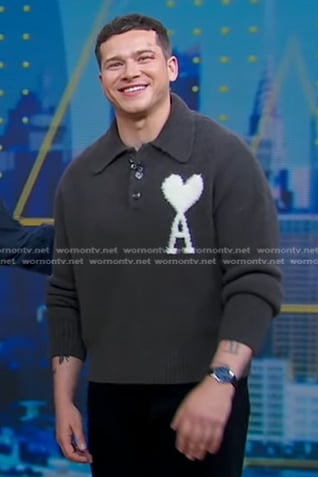 Oliver Stark's grey logo print polo sweater on Good Morning America