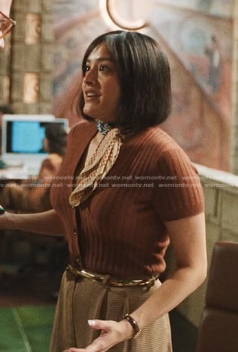 Quinn's brown ribbed short sleeve cardigan on The Studio