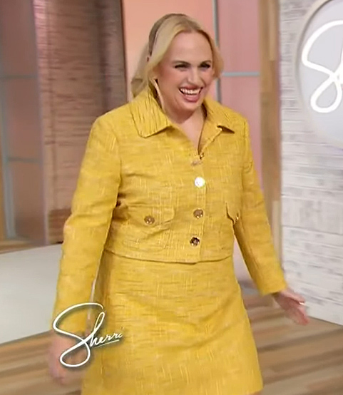 Rebel Wilson’s yellow tweed jacket and skirt on Sherri