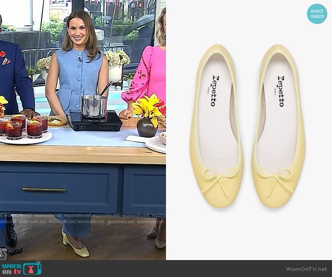 Repetto Cendrillon Ballet Flats in Limoncello Yellow worn by Meredith Hayden on Today