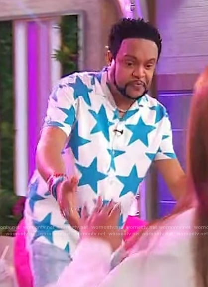 Jawn’s blue star print shirt on Sherri