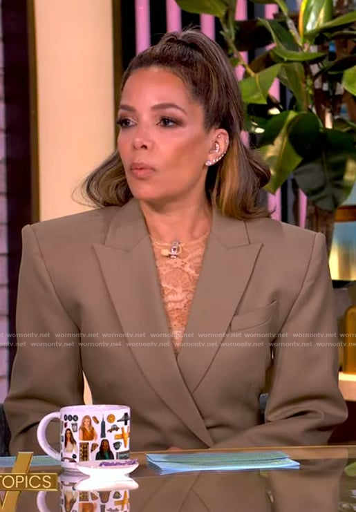 Sunny’s khaki oversized blazer on The View