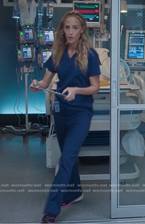 Teddy’s black sneakers on Greys Anatomy