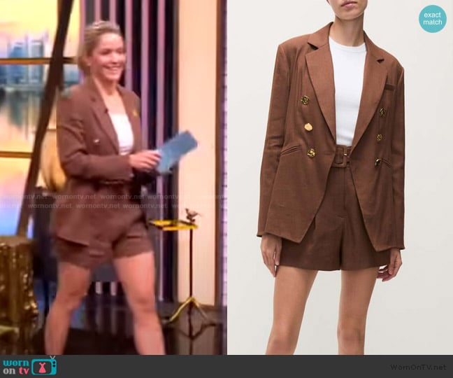 Sara’s brown belted shorts on The View