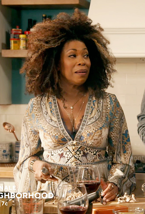 Vi's printed v-neck maxi dress on The Equalizer