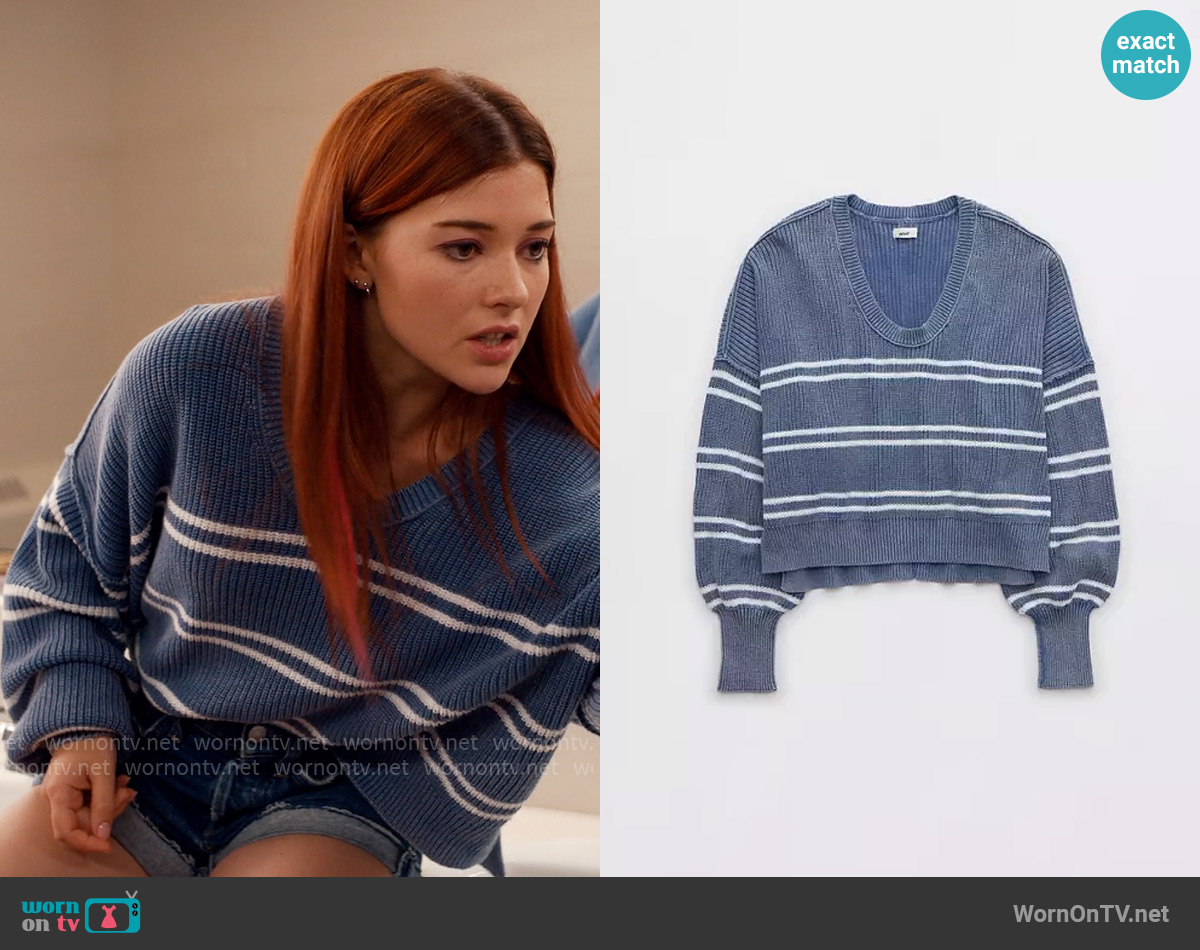 Aerie Oversized Voop Sweater worn by Abby Littman (Katie Douglas) on Ginny & Georgia