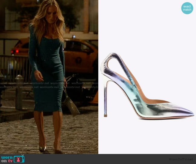 Aquazzura Sheeva 105 Pumps worn by Carrie Bradshaw (Sarah Jessica Parker) on And Just Like That