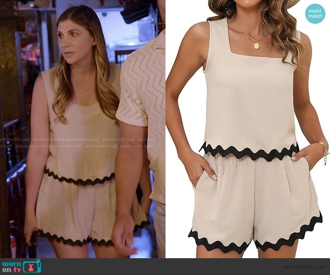 Blooming Jelly at Amazon Two Piece Set worn by Janet Caperna on The Valley