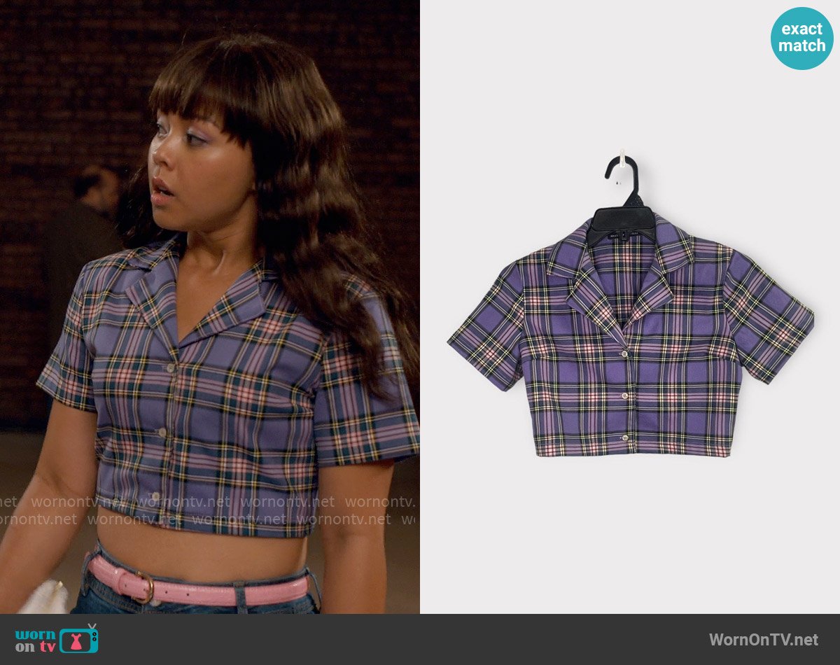 Brandy Melville Vivian Top worn by Norah (Chelsea Clark) on Ginny & Georgia