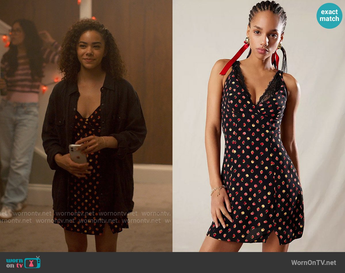 Kimchi Blue by Urban Outfitters Hana Strappy Back Halter Mini Dress in Fruit Print worn by Ginny Miller (Antonia Gentry) on Ginny & Georgia