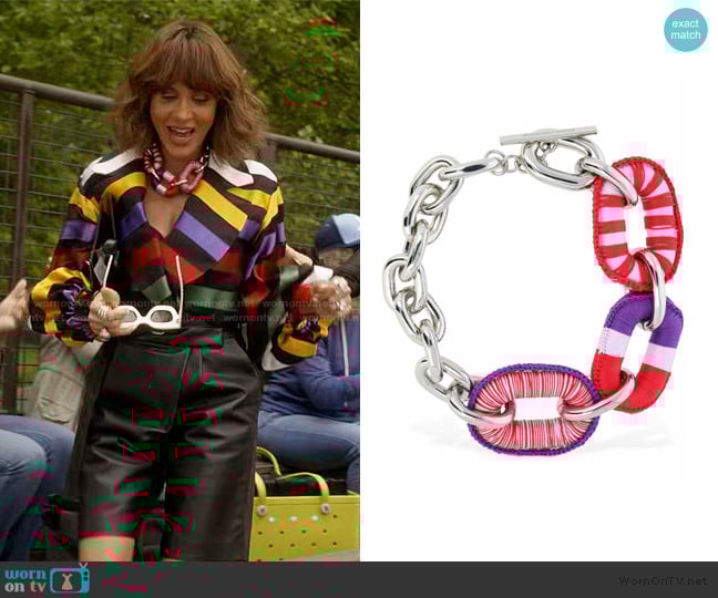 Rabanne XL Link crochet oversized necklace worn by Lisa Todd Wexley (Nicole Ari Parker) on And Just Like That