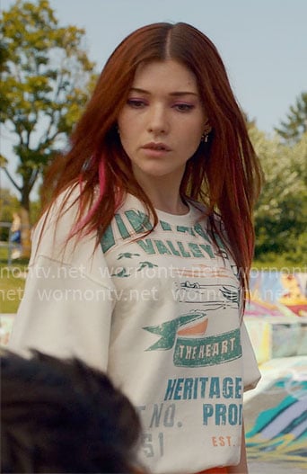 Abby’s graphic print sweatshirt on Ginny & Georgia