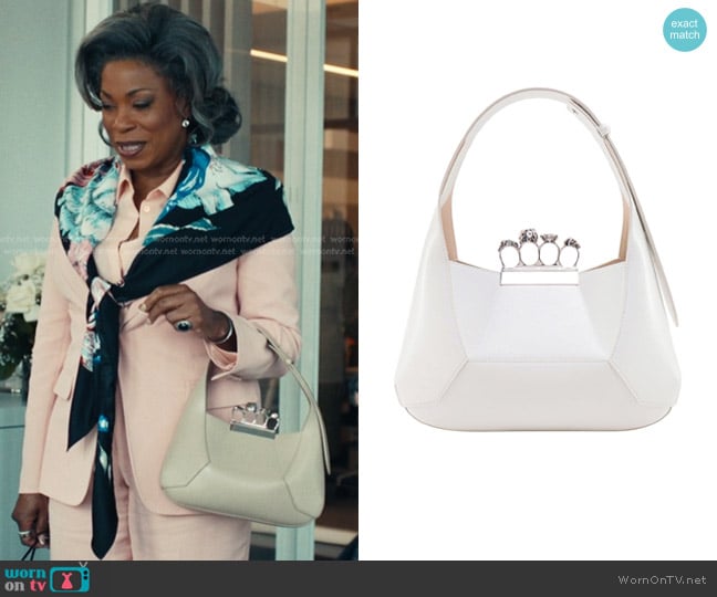 Catherine’s ivory leather bag on The Better Sister
