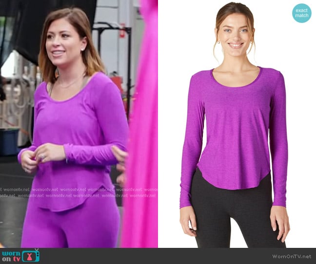 Beyond Yoga Featherweight Scooped Long Sleeve Pullover worn by Chloe Melas on Today