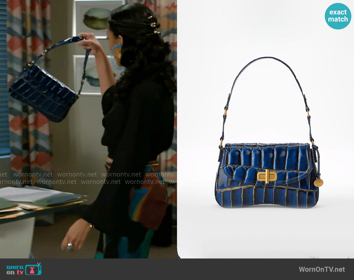 Dani’s blue bag on Beyond the Gates