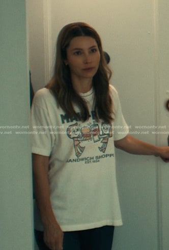 Chloe's Made-Rite print tee on The Better Sister
