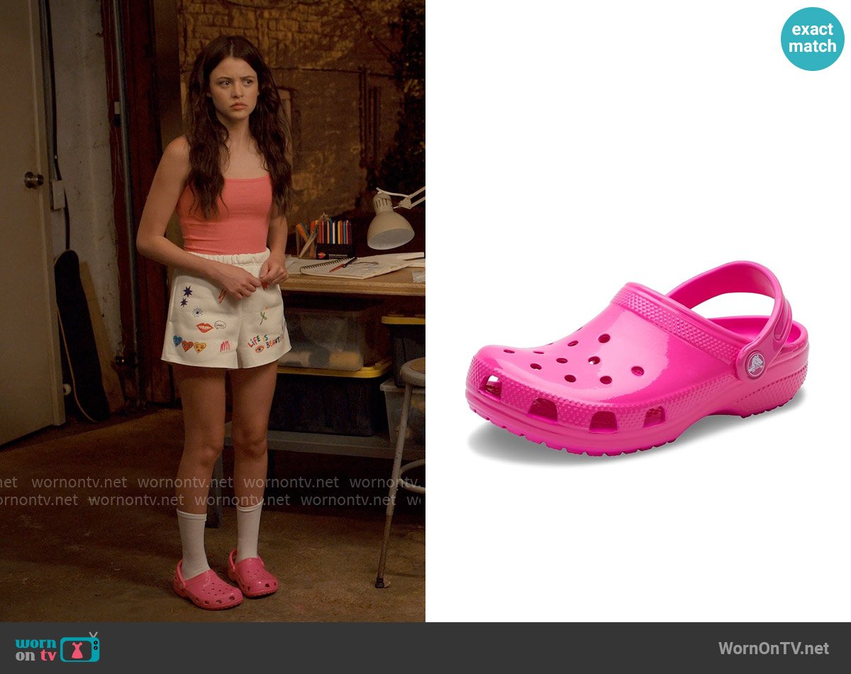 Crocs Clogs in Pink Crush worn by Maxine Baker (Sara Waisglass) on Ginny & Georgia