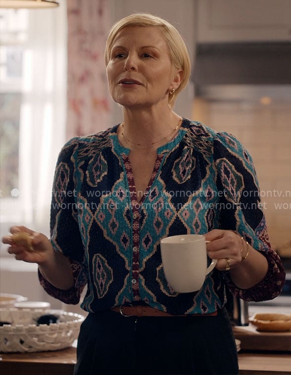 Ellen's printed blouse on Ginny & Georgia