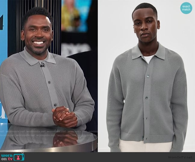 Frame Open Knit Cardigan worn by Justin Sylvester on E! News