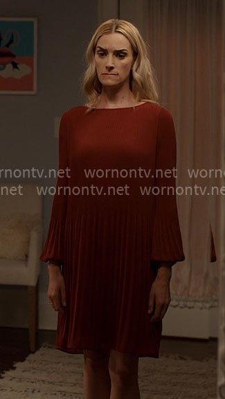 Georgia's red pleated dress on Ginny & Georgia