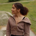 Ginny’s taupe hoodie on Ginny & Georgia