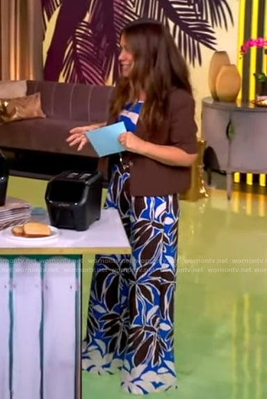 Gretta Monahan’s brown blazer and printed top and pants on The View