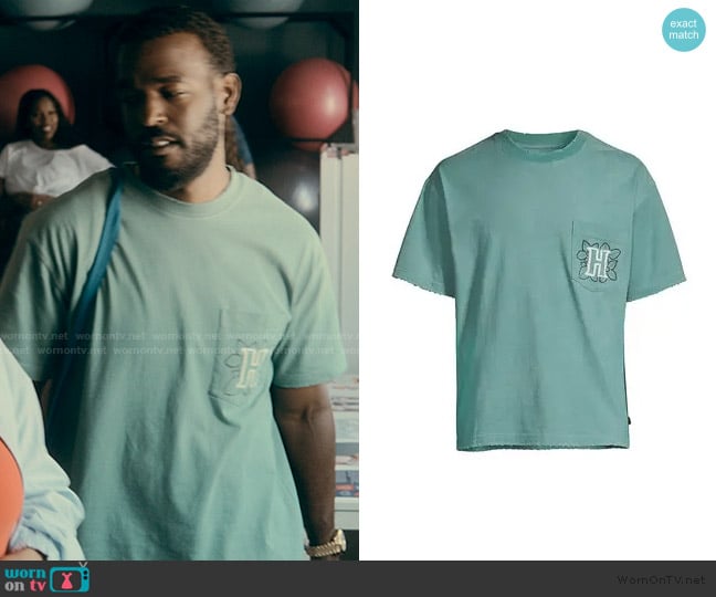 Honor The  Gift Logo Oversized T-Shirt worn by Trig (Luke James) on The Chi