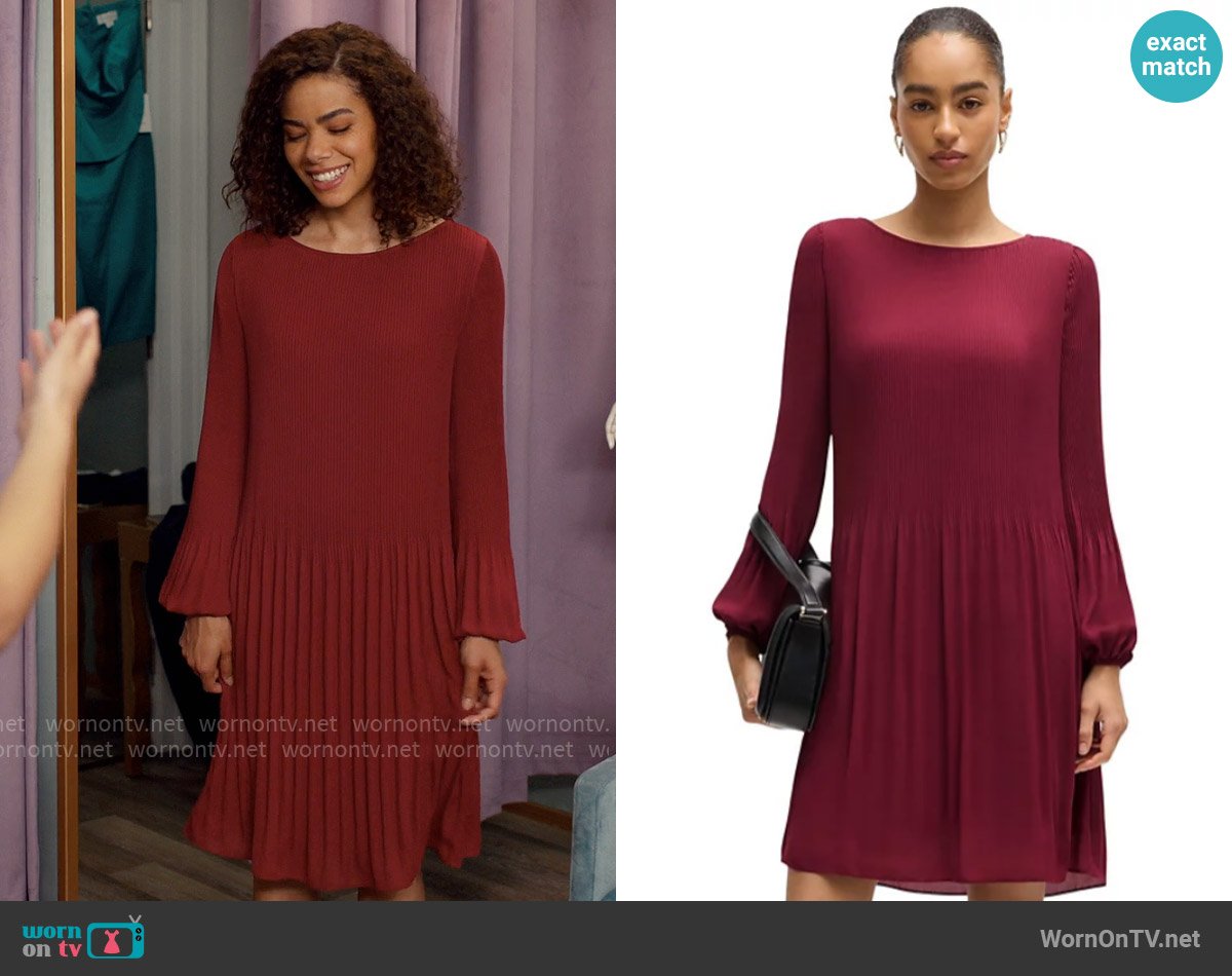 Hugo Boss Plisse Pleats Regular-Fit Crew-Neck Dress in Dark Red worn by Ginny Miller (Antonia Gentry) on Ginny & Georgia