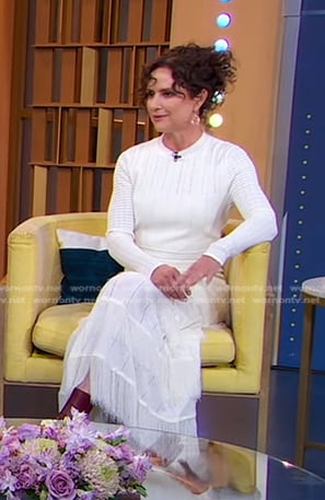 Jean Louisa Kelly’s white knit fringed dress on Good Morning America