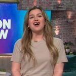 Kelly’s floral applique skirt on The Kelly Clarkson Show