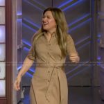 Kelly’s khaki belted shirtdress on The Kelly Clarkson Show