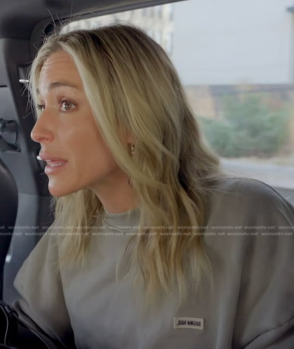 Kristin’s gray sweatshirt on Honestly Cavallari The Headline Tour