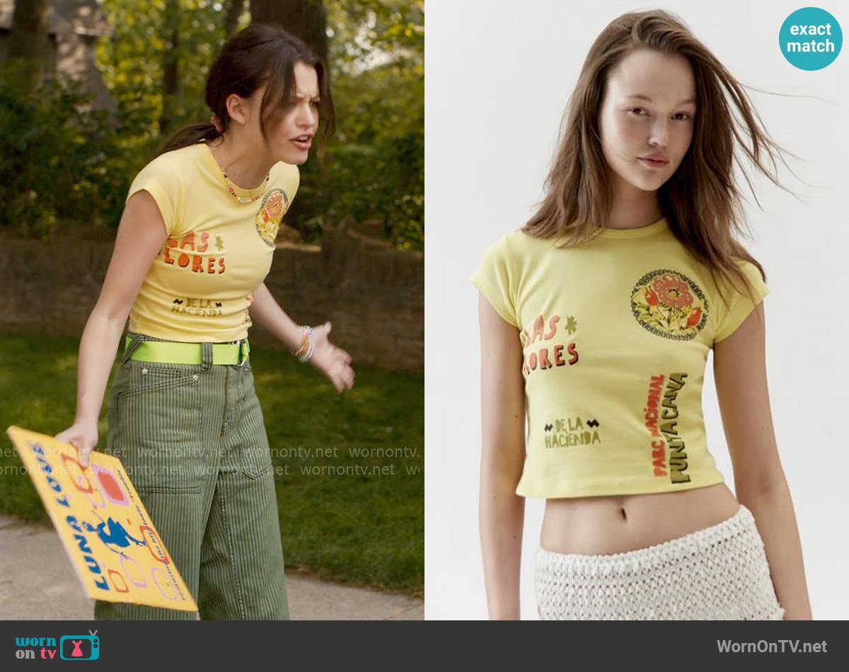 Urban Outfitters Flower Market Baby Tee worn by Maxine Baker (Sara Waisglass) on Ginny & Georgia