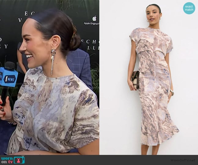 Luxely Brown Abstract Printed Midi Dress worn by Emily Curl on E! News