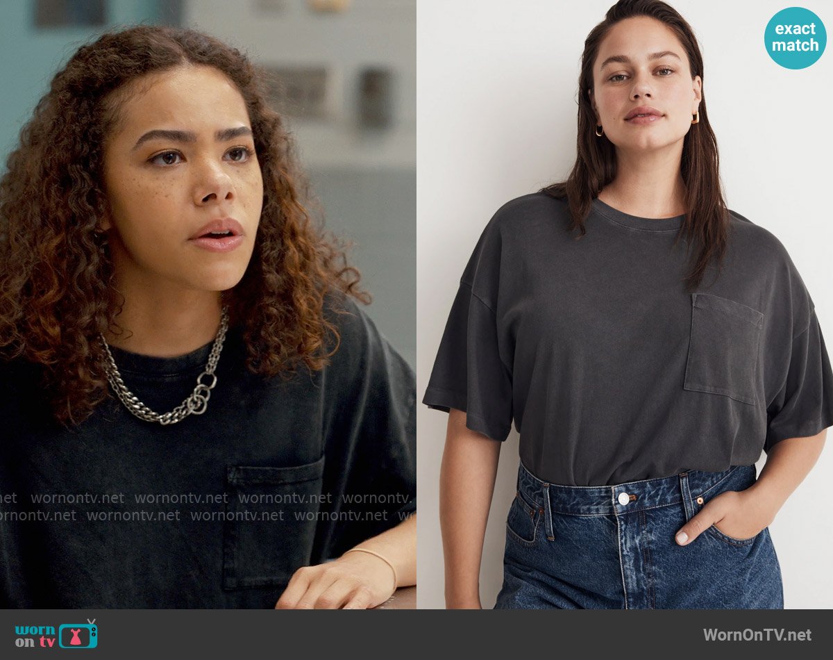 Madewell Garment-Dyed Oversized Pocket Tee worn by Ginny Miller (Antonia Gentry) on Ginny & Georgia