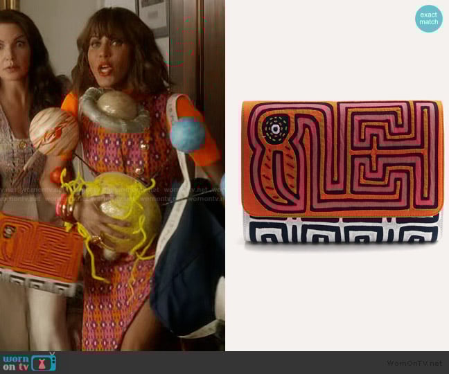 Mola Sasa Tropicalia Clutch worn by Lisa Todd Wexley (Nicole Ari Parker) on And Just Like That
