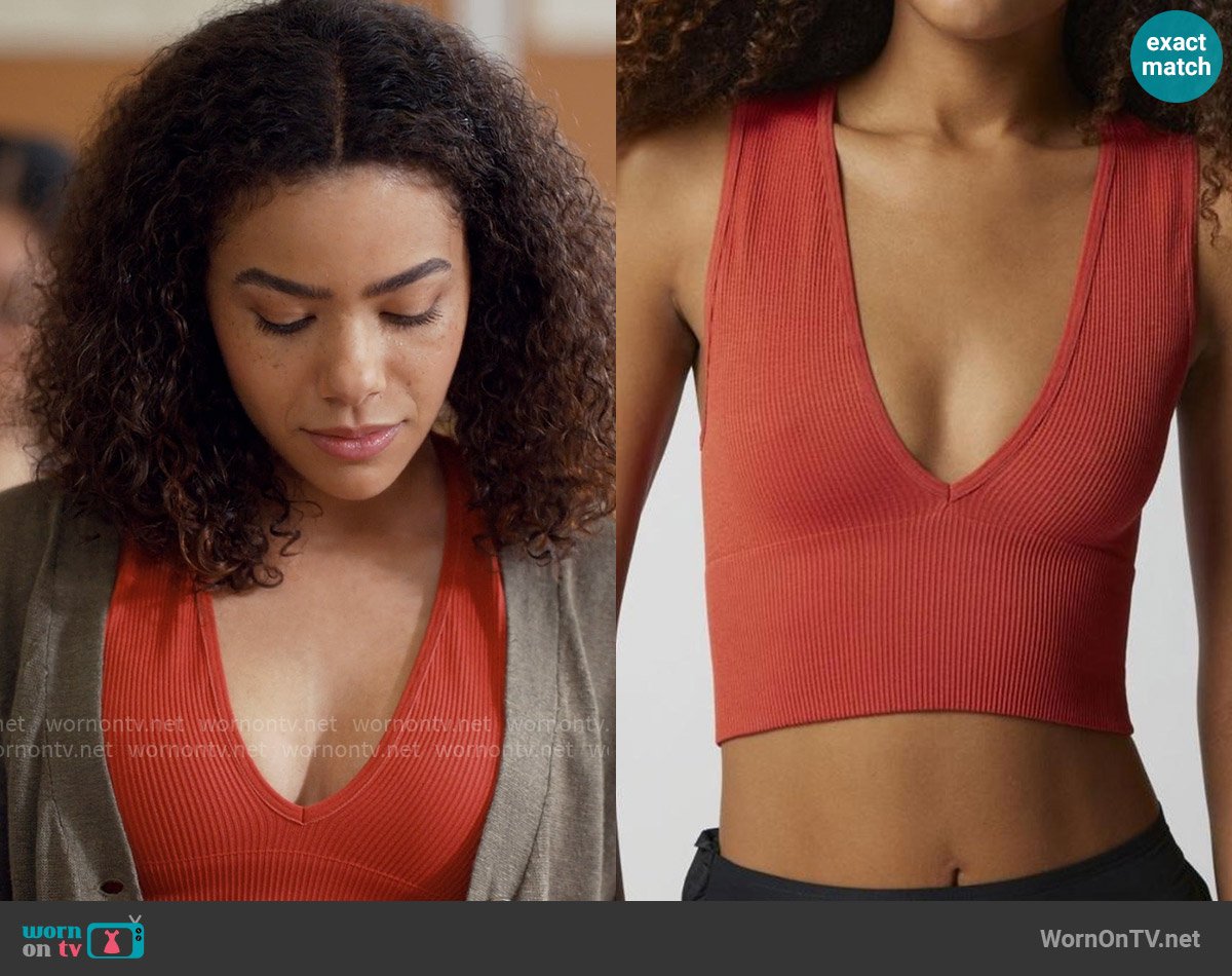 Out From Under at Urban Outfitters Hailey Seamless Plunge Bra Top worn by Ginny Miller (Antonia Gentry) on Ginny & Georgia