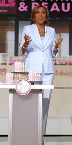Robin’s light blue blazer and pants on Good Morning America