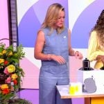 Sara’s blue top and pants on The View