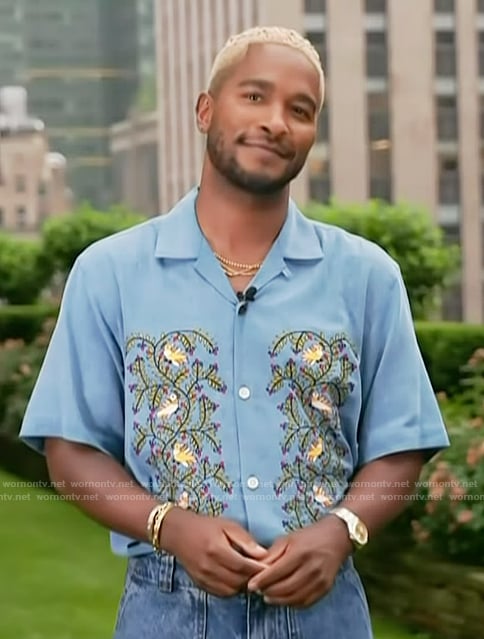 Scott’s blue floral print shirt on Access Hollywood