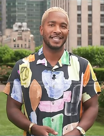 Scott’s multicolor print short sleeve shirt on Access Hollywood