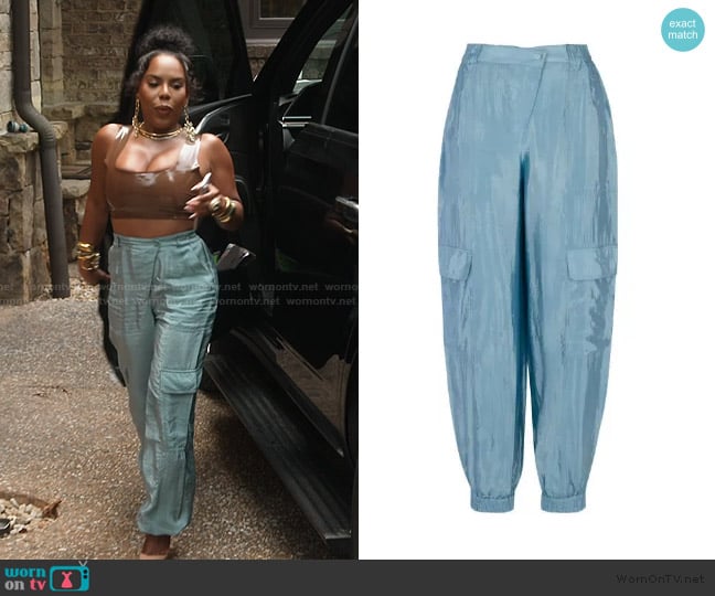 Simkhai Artemis cargo pants worn by Kelli Ferrell on The Real Housewives of Atlanta