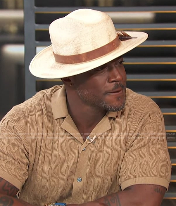 Taye Diggs’s brown cable knit shirt on Access Hollywood