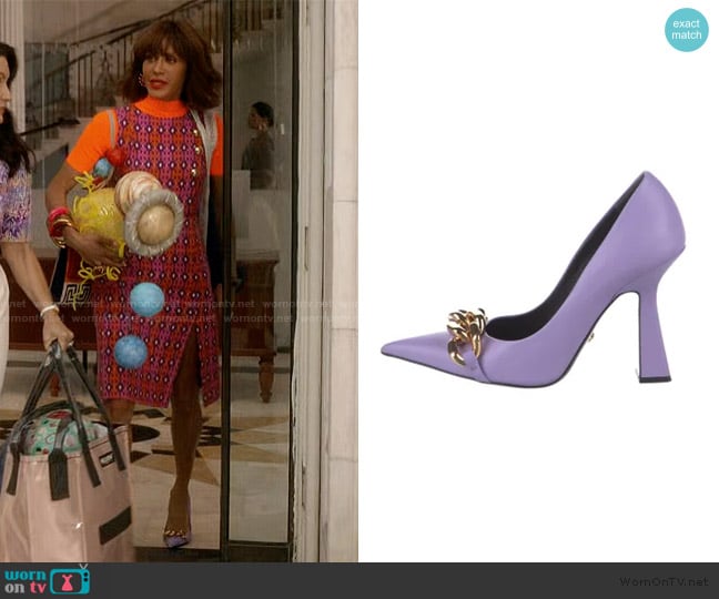 Versace Leather Chain Link Accents worn by Lisa Todd Wexley (Nicole Ari Parker) on And Just Like That