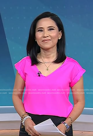 Vicky’s pink v-neck tee on Today