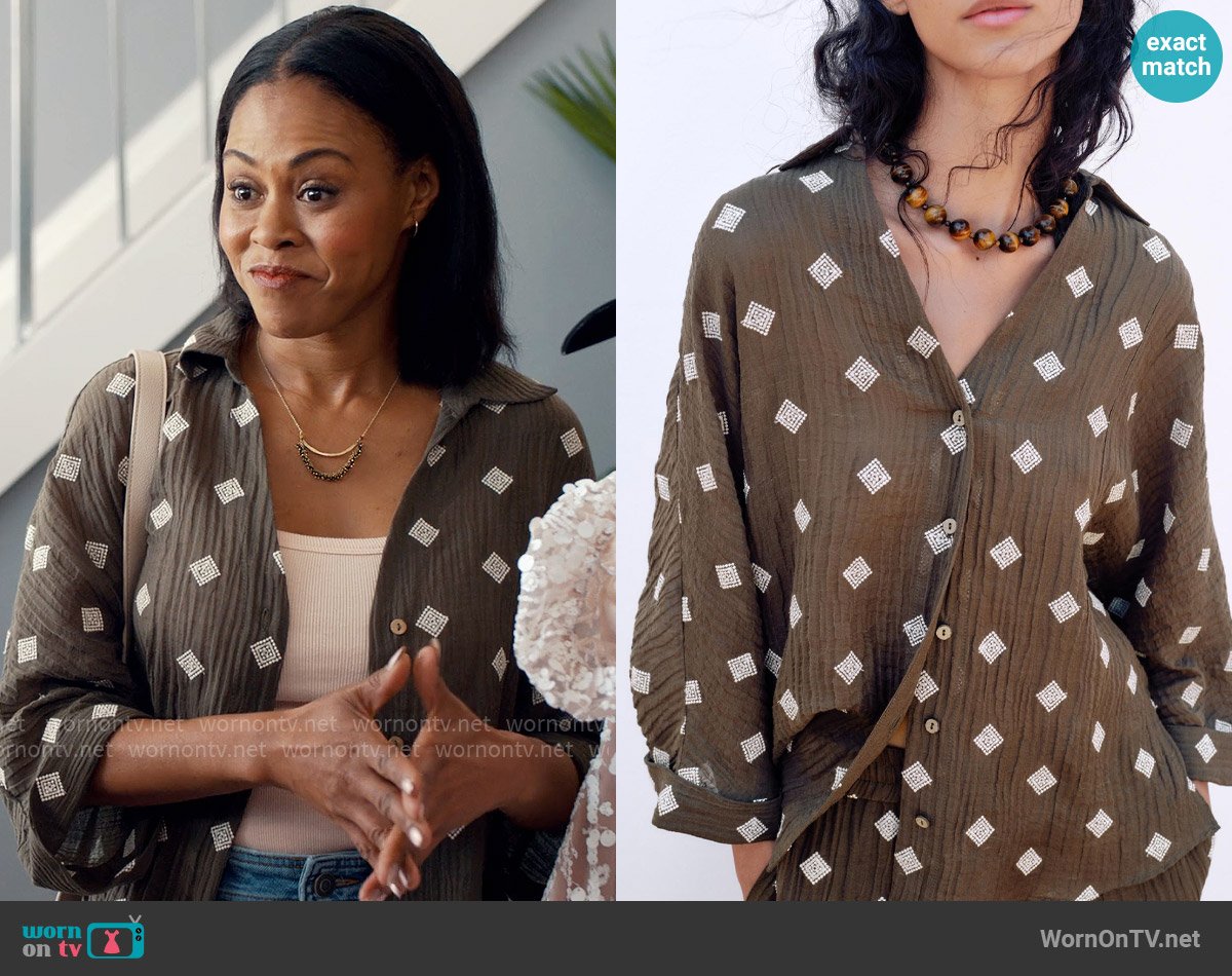 Zara Embroidered Shirt with Roll Up Sleeves worn by Simone (Vinessa Antoine) on Ginny & Georgia