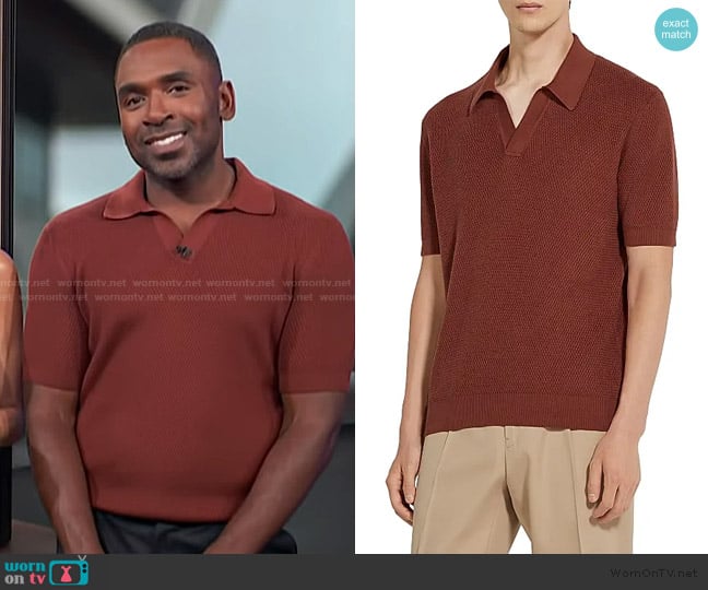 Justin’s orange knit polo on E! News