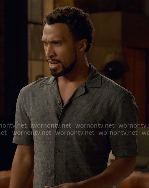 Zion's green triangle shirt on Ginny & Georgia