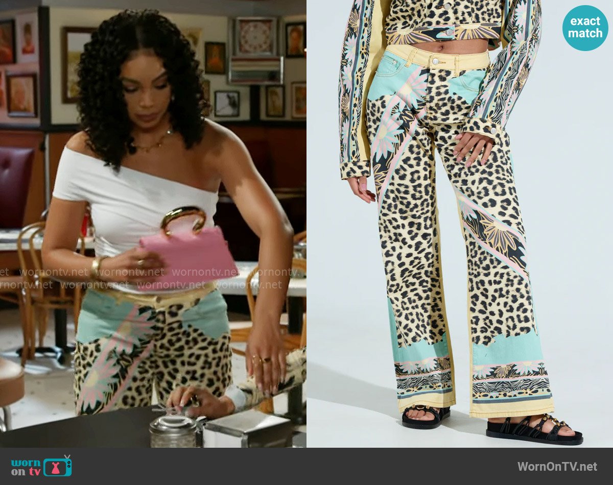 Akira Trust Your Instincts Wide Leg Denim worn by Chelsea Hamilton (RhonniRose Mantilla) on Beyond the Gates