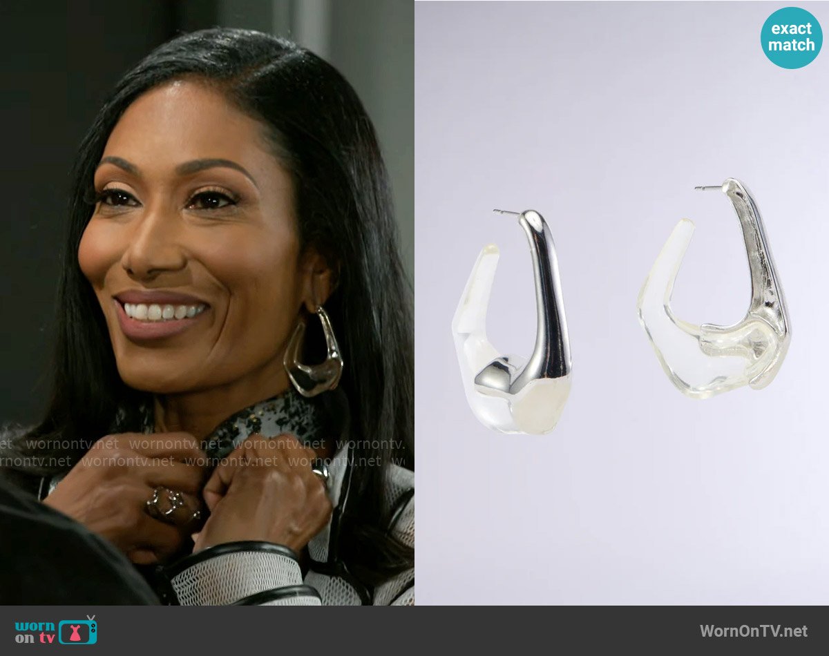 Akira Xenon Earrings worn by Dana 'Leslie' Thomas (Trisha Mann-Grant) on Beyond the Gates